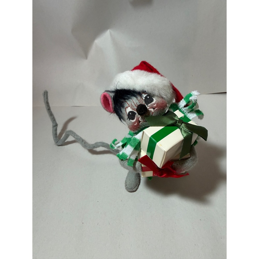 Annalee Mobilitee 1990 Christmas Mouse with Gifts 6‎ inch Vintage Felt Doll USA
